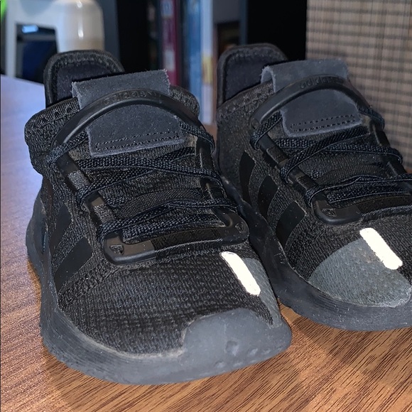 Toddler Adidas shoes - Picture 3 of 3